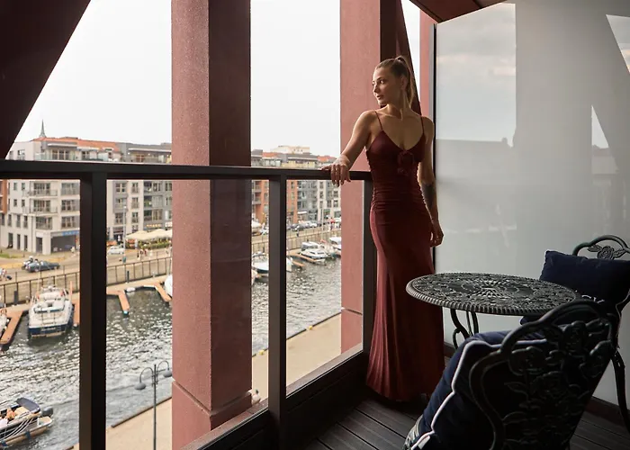 Granaria Riverside By Downtown 4* 格但斯克