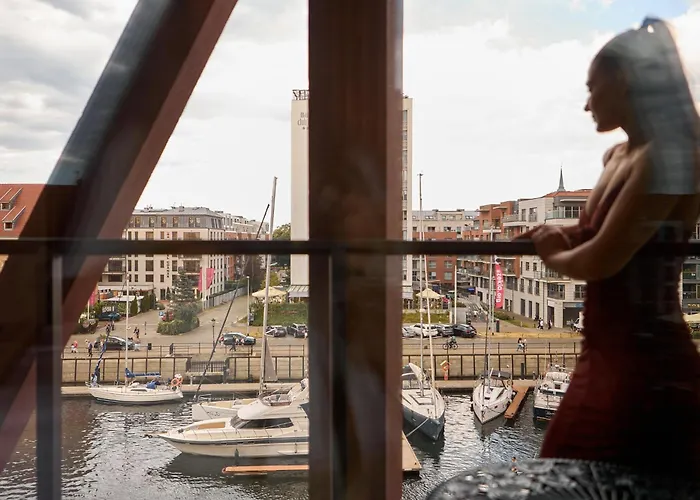 公寓式酒店 Granaria Riverside By Downtown 4*